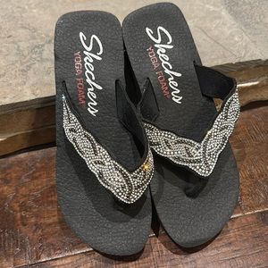Sketchers Yoga Foam flip flop